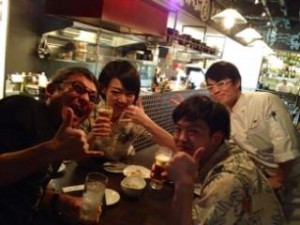 スタッフと飲みに出た